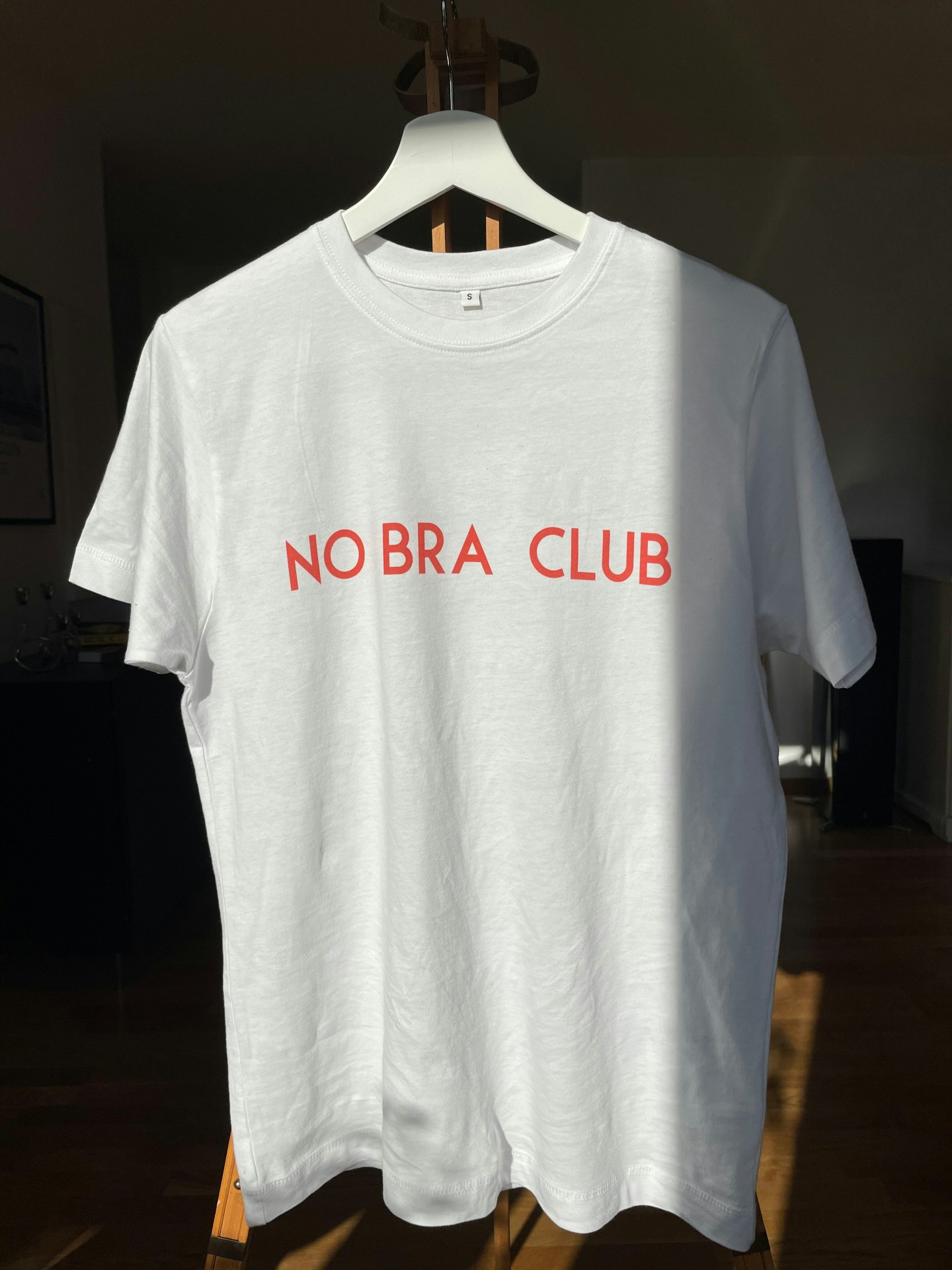 No Bra Club  T-Shirt – OniTakai